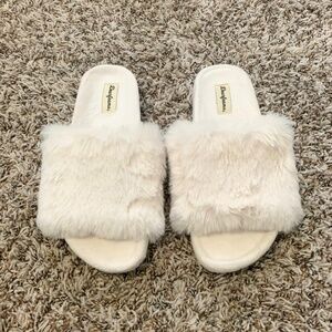 Dearfoams Women's Plush Slides Slip-ons Slippers Cute Plush Comfortable Ivory 7